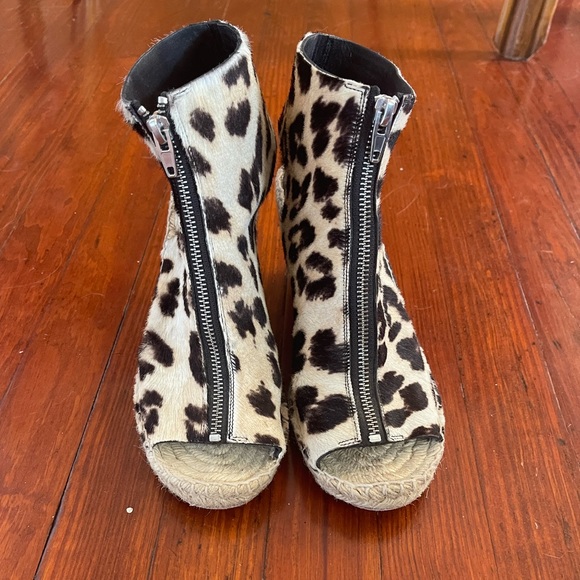 Céline Leather Leopard Print Pony Hair Peep Toe Espadrille Wedges - Picture 3 of 8